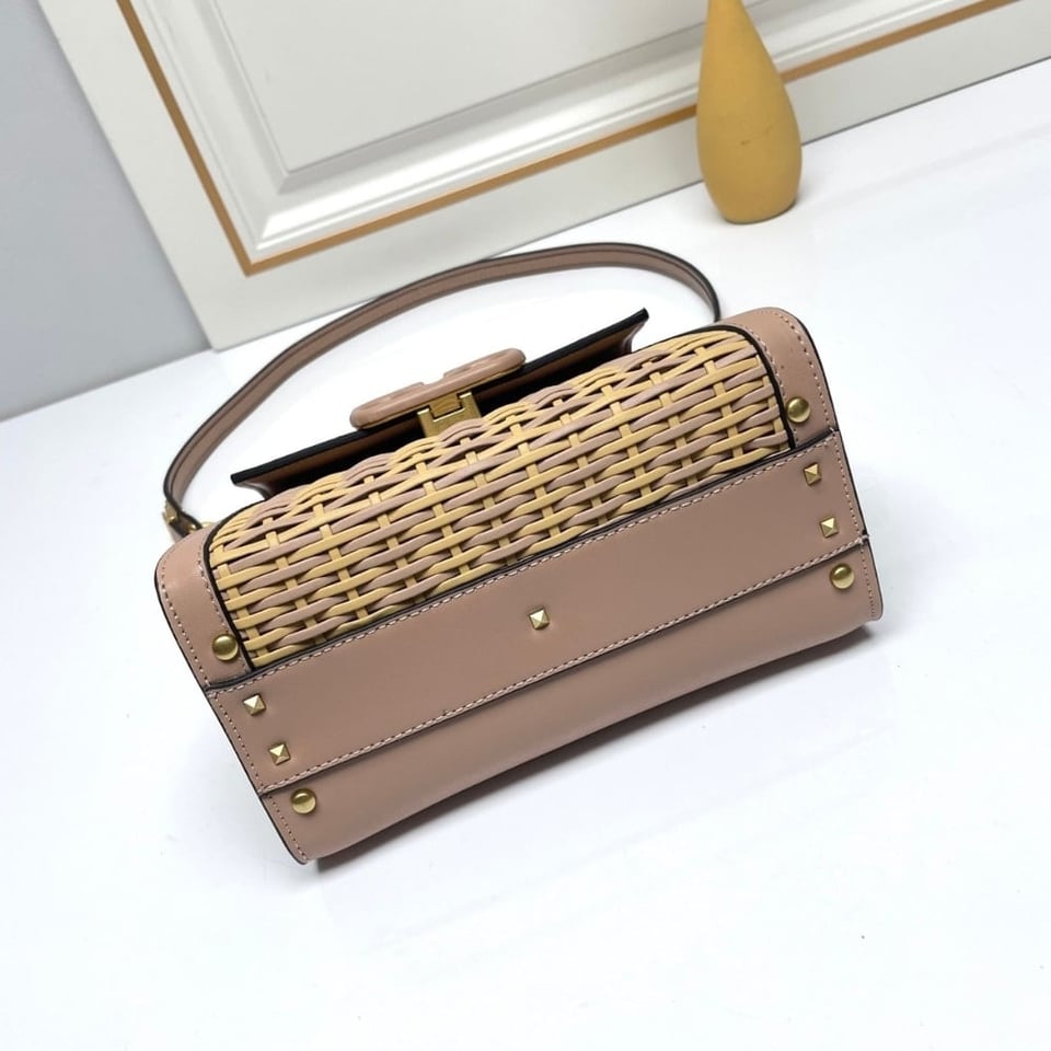 Valentino Garavani Small Vsling Wicker Handbag Pink 22Cm view 5