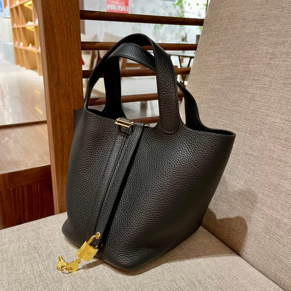 Hermes Picotin Lock Bag In Taurillon Clemence Noir Black 22Cm view 6