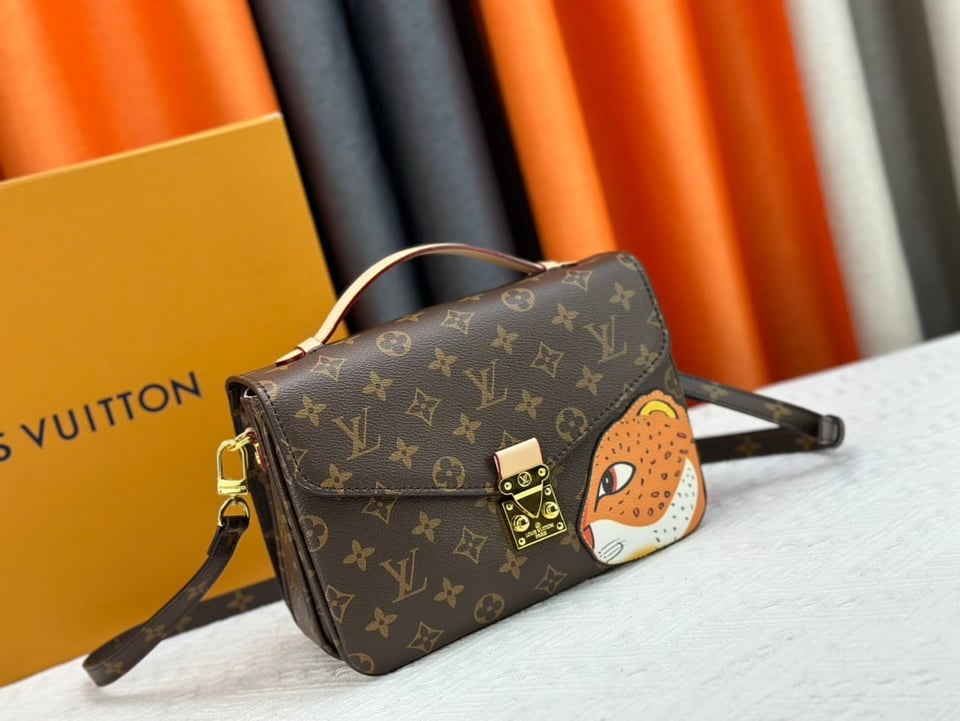 Louis Vuitton Pochette M Tis Monogram Coated Canvas 25Cm M47203 view 4