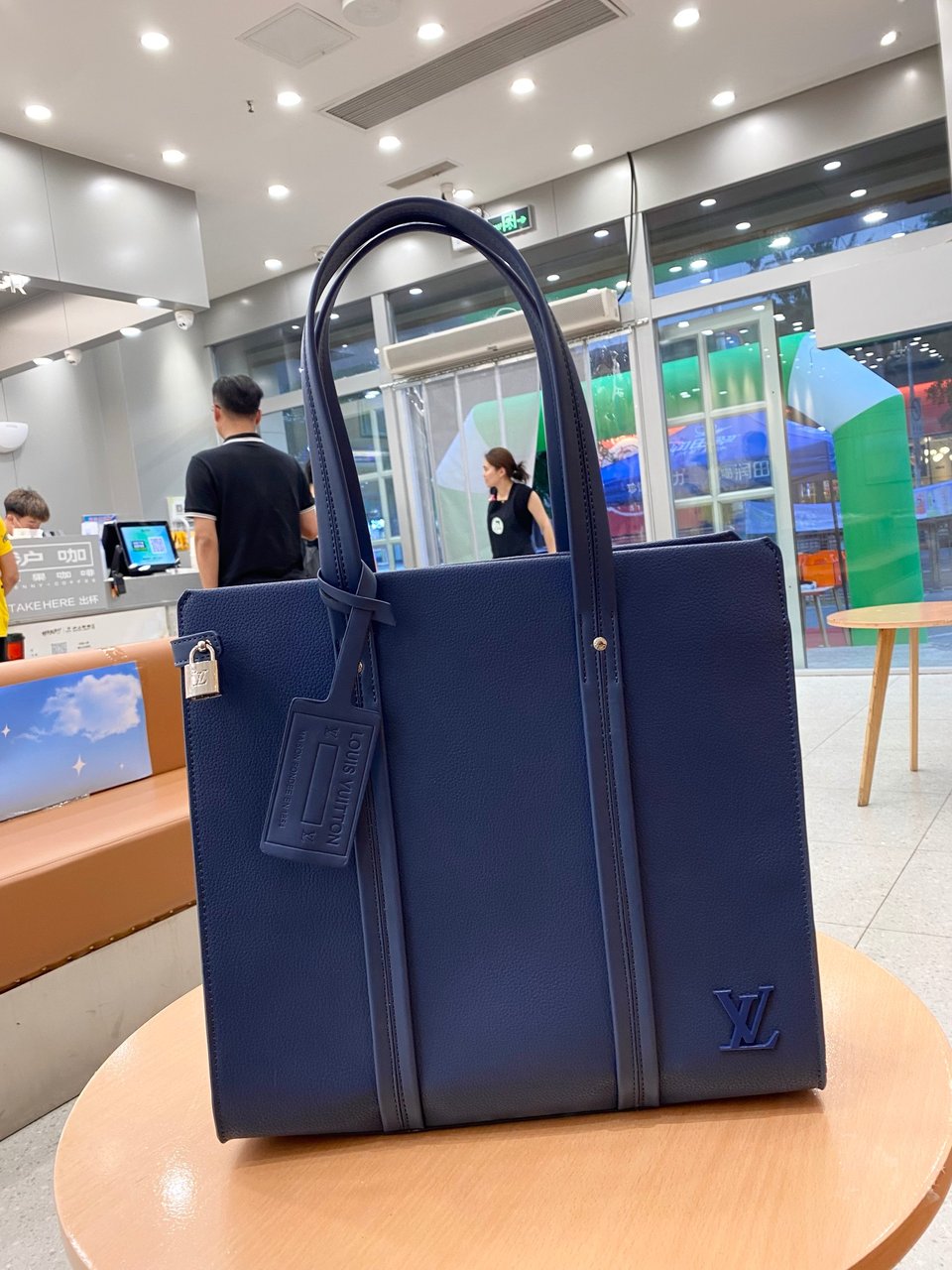 Louis Vuitton Aerogram Takeoff Tote Bag Blue 37Cm view 3