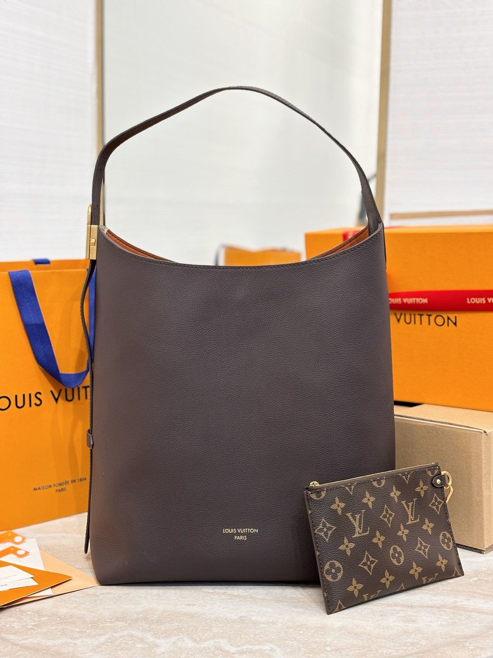 Louis Vuitton Low Key Hobo MM 35cm/ 13.8in view 4