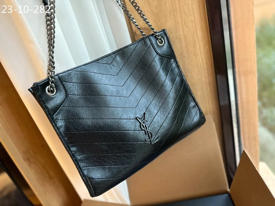 Saint Laurent Medium Niki Shopping Bag Black 33Cm view 4