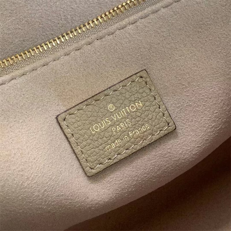 Louis Vuitton LV OnTheGo East West M46653 Beige 25cm view 11