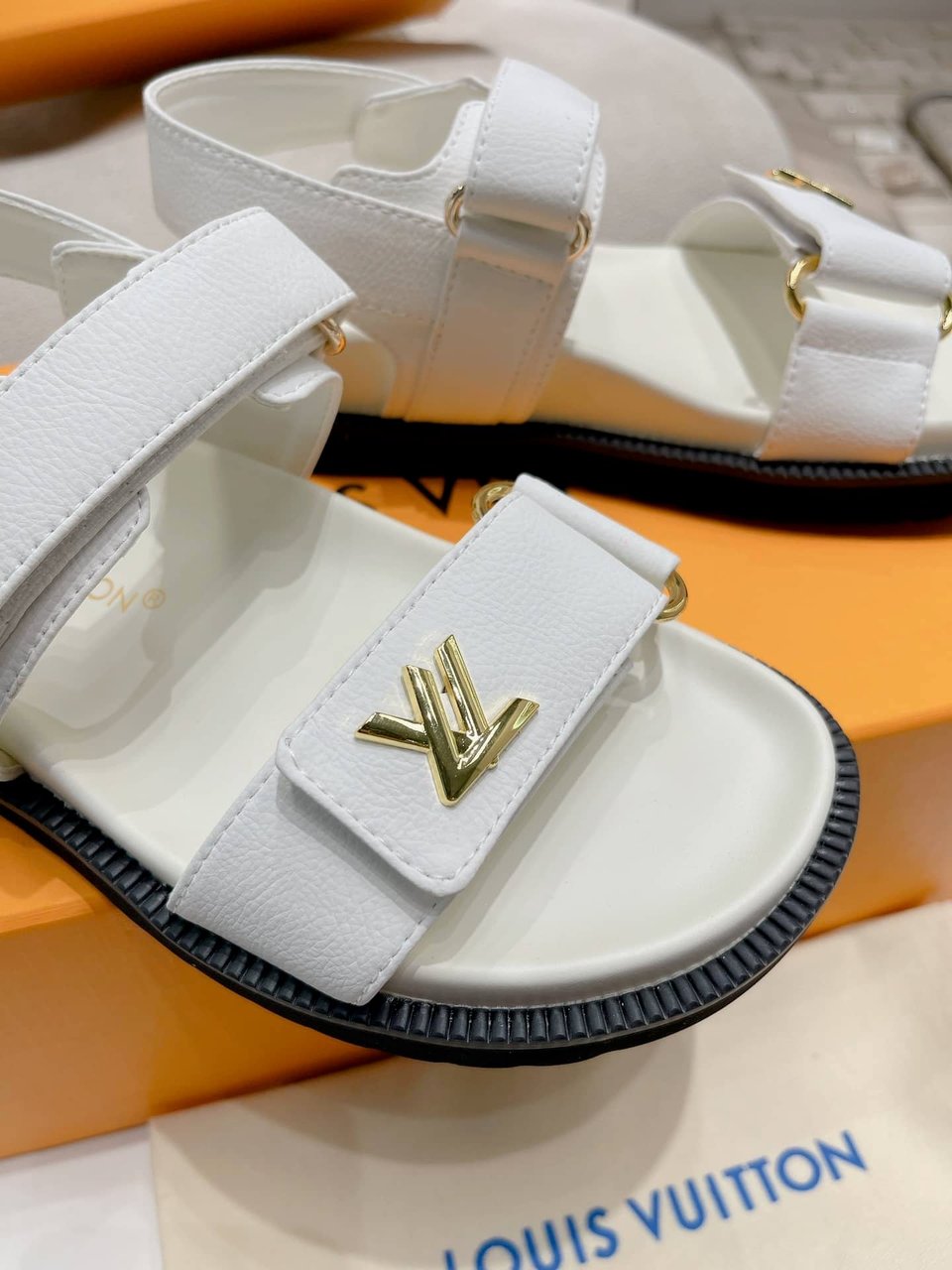 Louis Vuitton Lv Sunset Flat Comfort Sandals White 1Abw7Q view 5