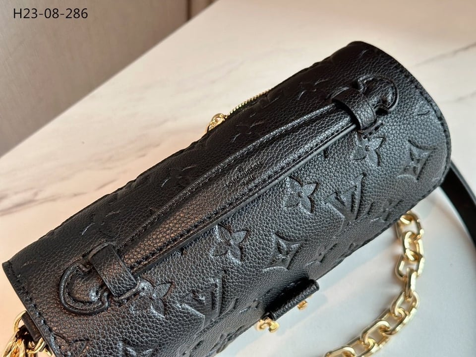 Louis Vuitton Pochette M Tis East West Bag Black 21Cm M46595 view 8