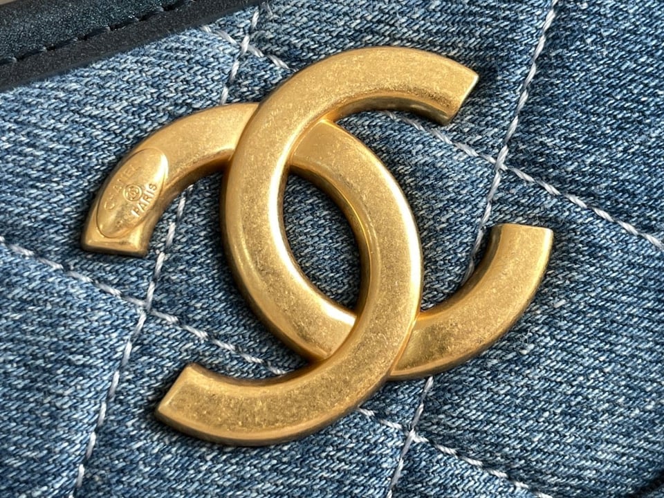 Chanel 24S 24Cm Hobo Bag Blue Denim Gold Hardware view 4