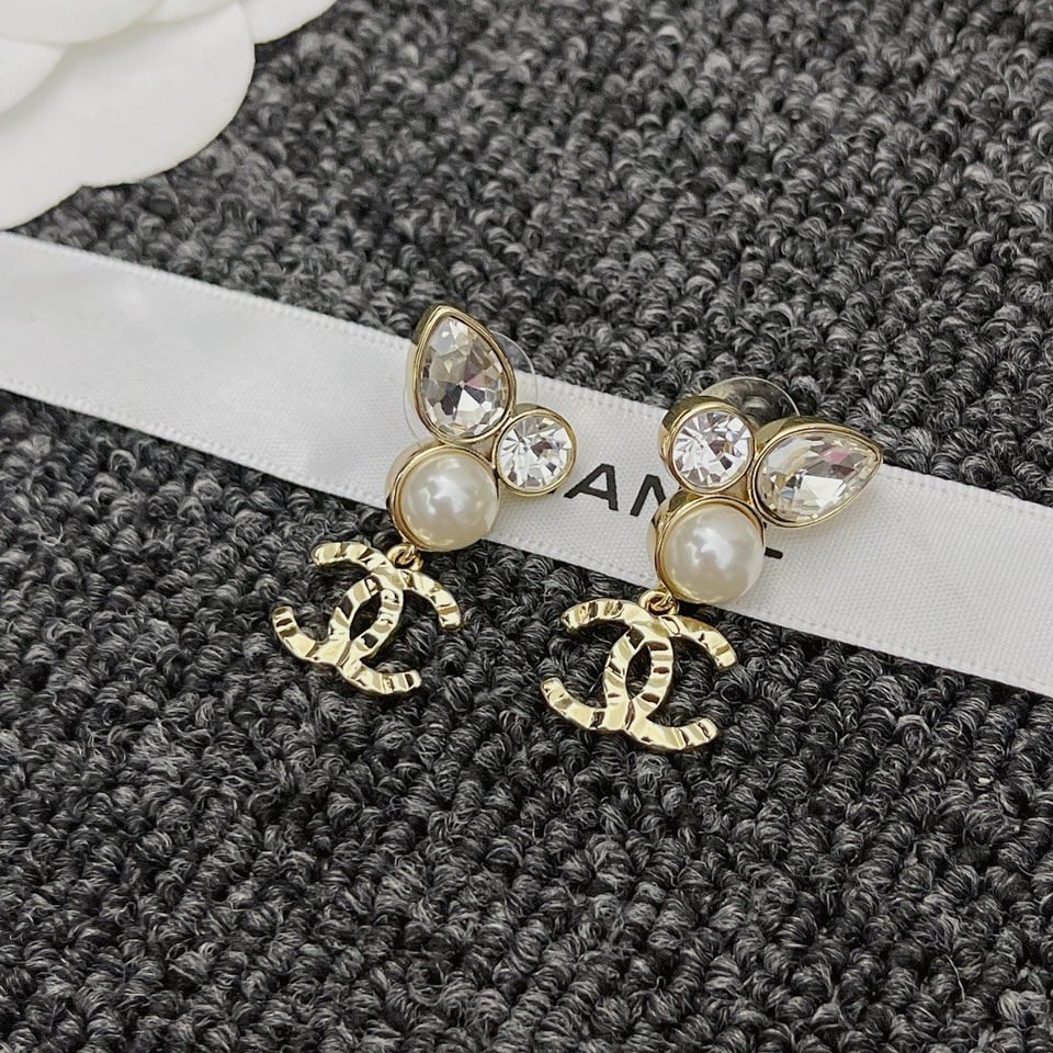 Chanel Pearl Crystal Cc Drop Earrings Gold view 6