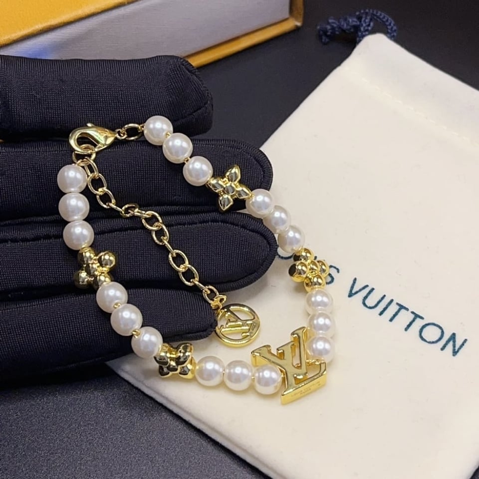 Louis Vuitton My Lv Pearl Bracelet M1129A view 6