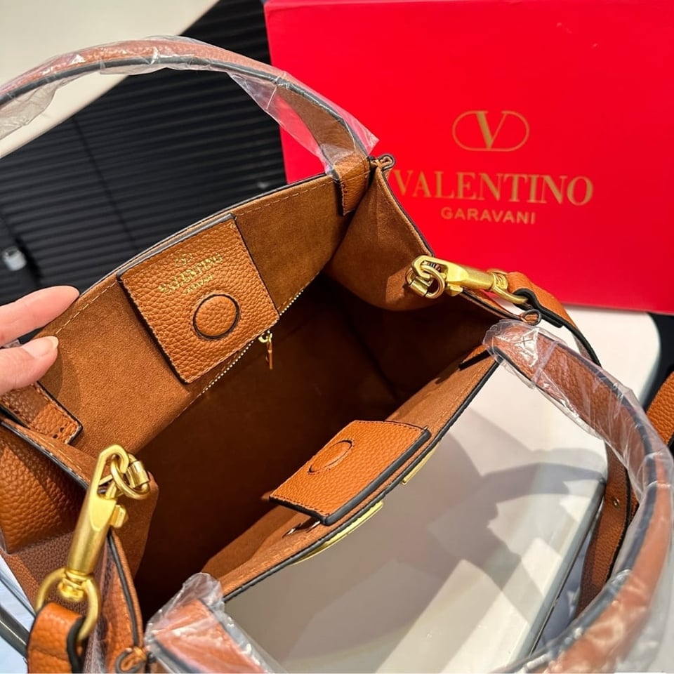 Valentino Garavani Alltime Handbag In Almond 26Cm 5W2B0Q18Imz Zg1 view 7