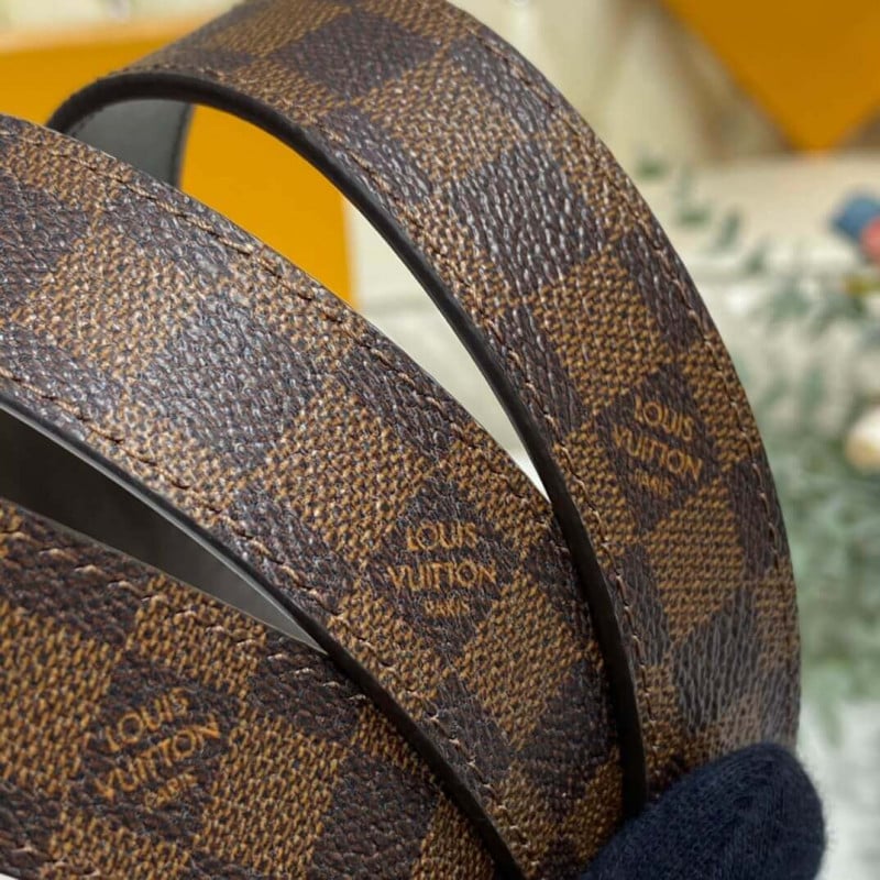 Louis Vuitton LV Initiales 25mm Belt M9267U view 10