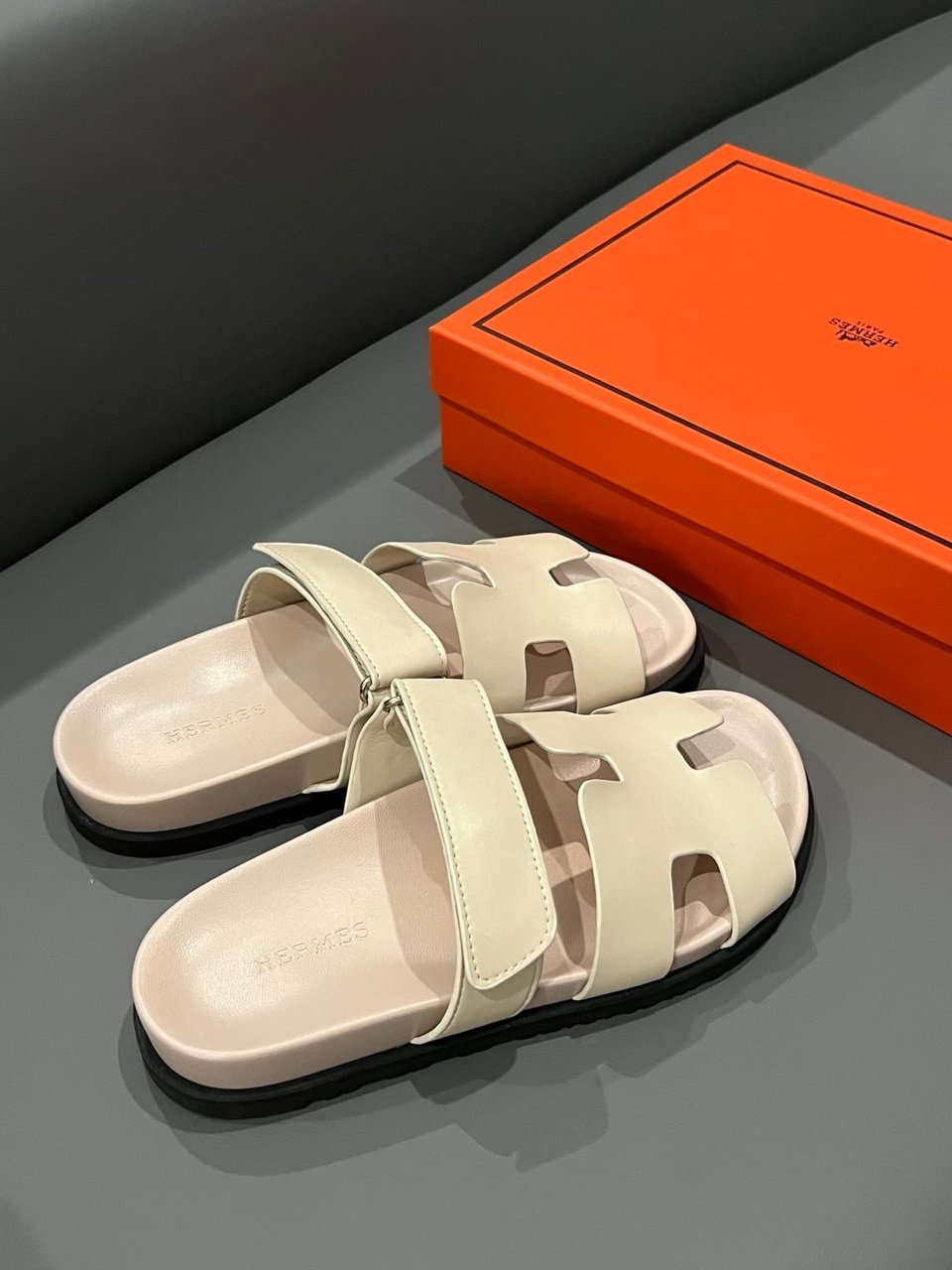 Hermes Chypre Sandal Calfskin Beige view 4