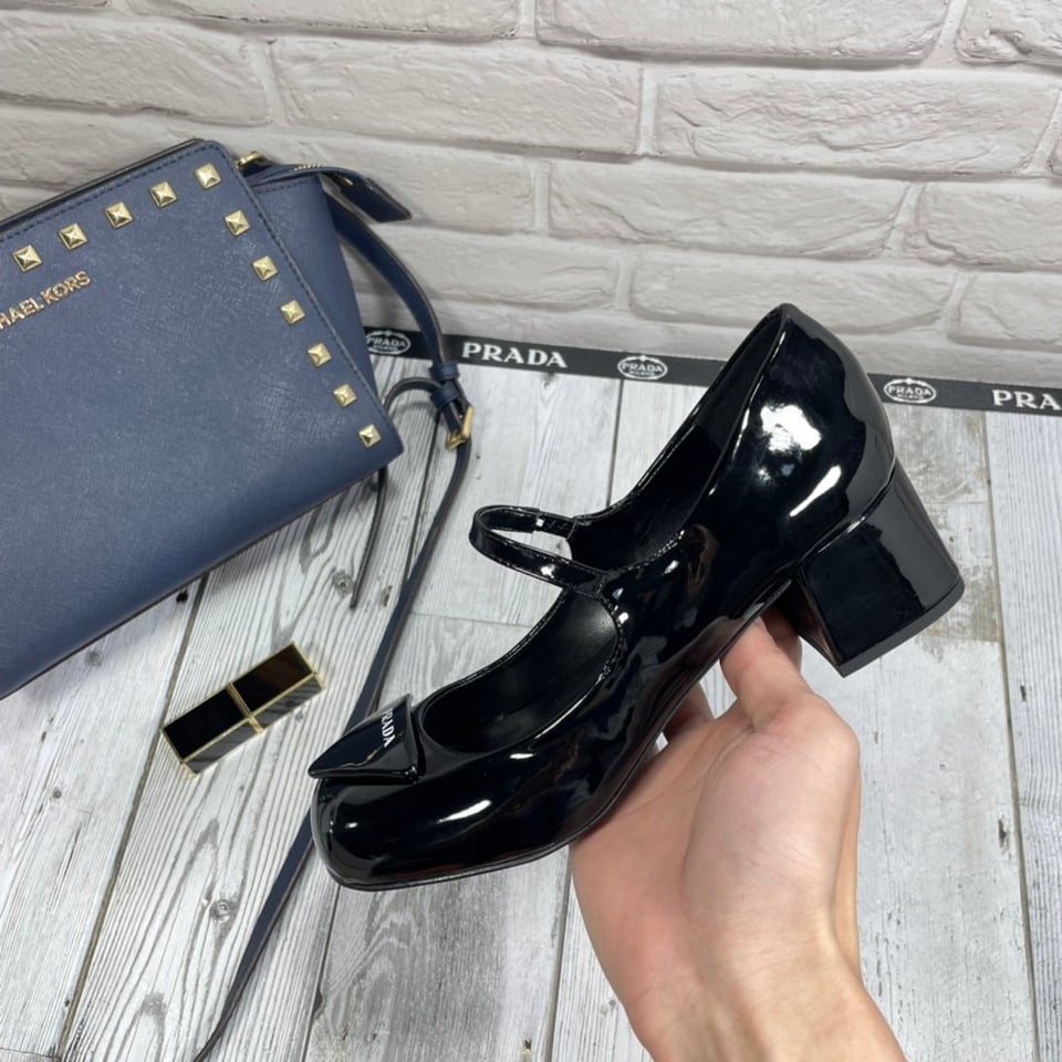 Prada Women’S Logo Patch Heeled Pumps Black 1I768Mf045069 view 4