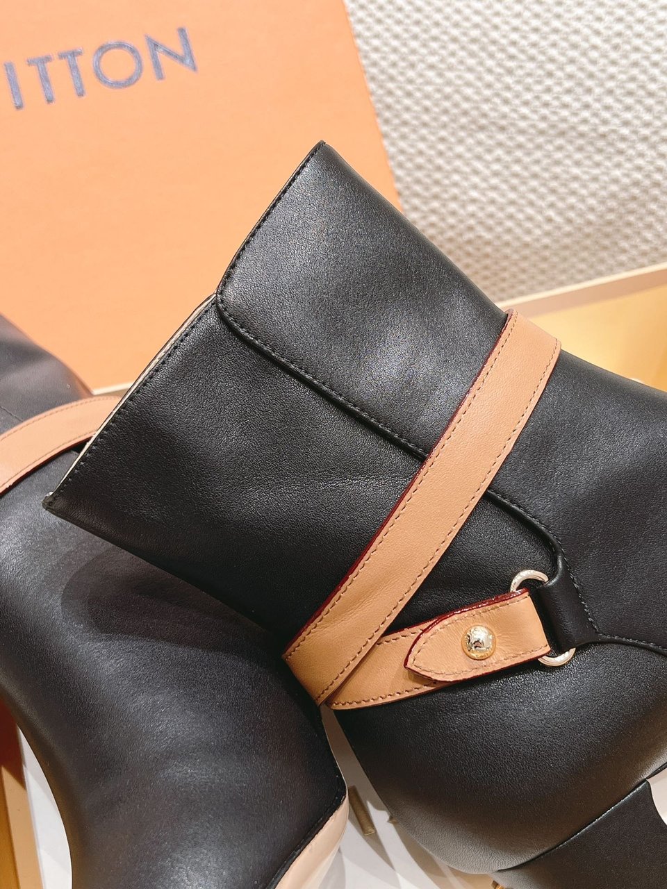 Louis Vuitton Parisienne Ankle Boot Black 1Ac8Go view 5