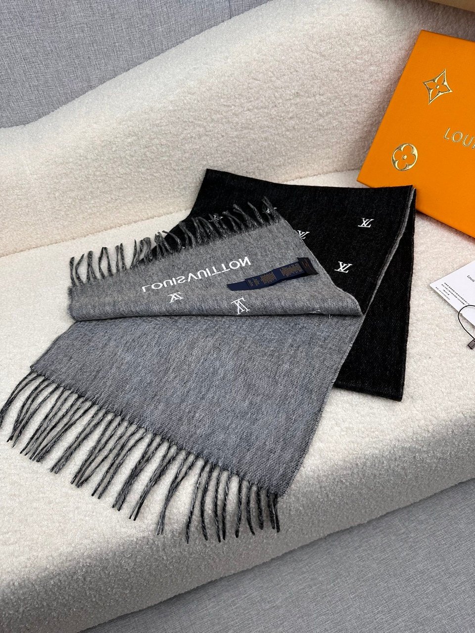 Louis Vuitton Monogram Black Pattern Scarf For Women 180cm view 5