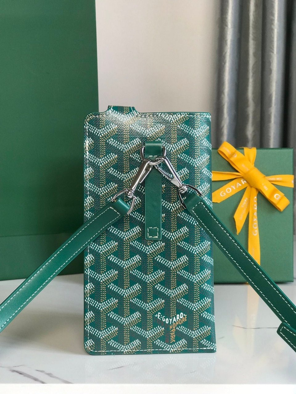 Goyard Montmartre Gm Case 18 Cm Green Goyardine Canvas view 9