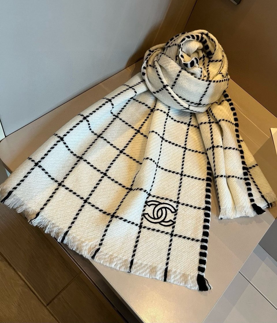 Chanel Cashmere Scarf Checkered White For Women 185cm view 2