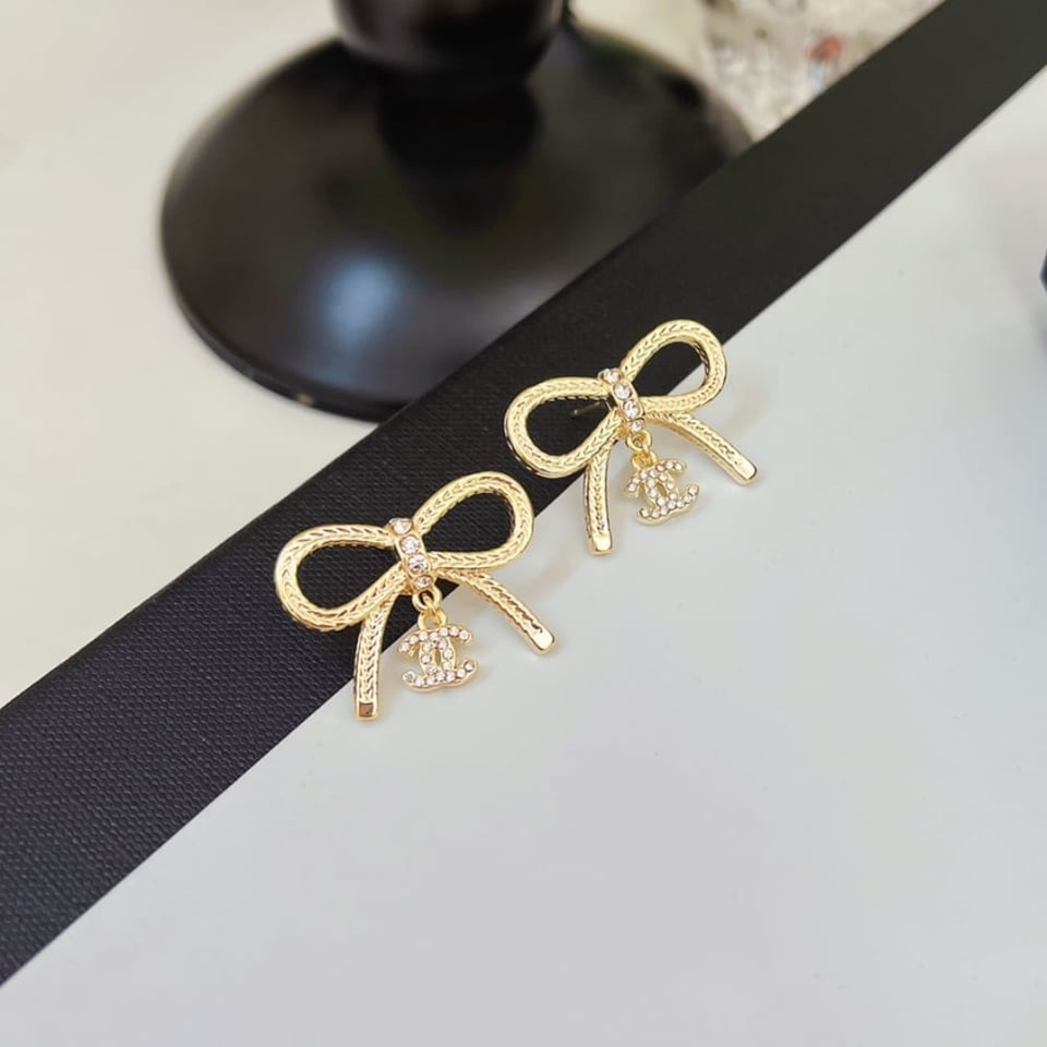 Chanel Earrings Gold view 4