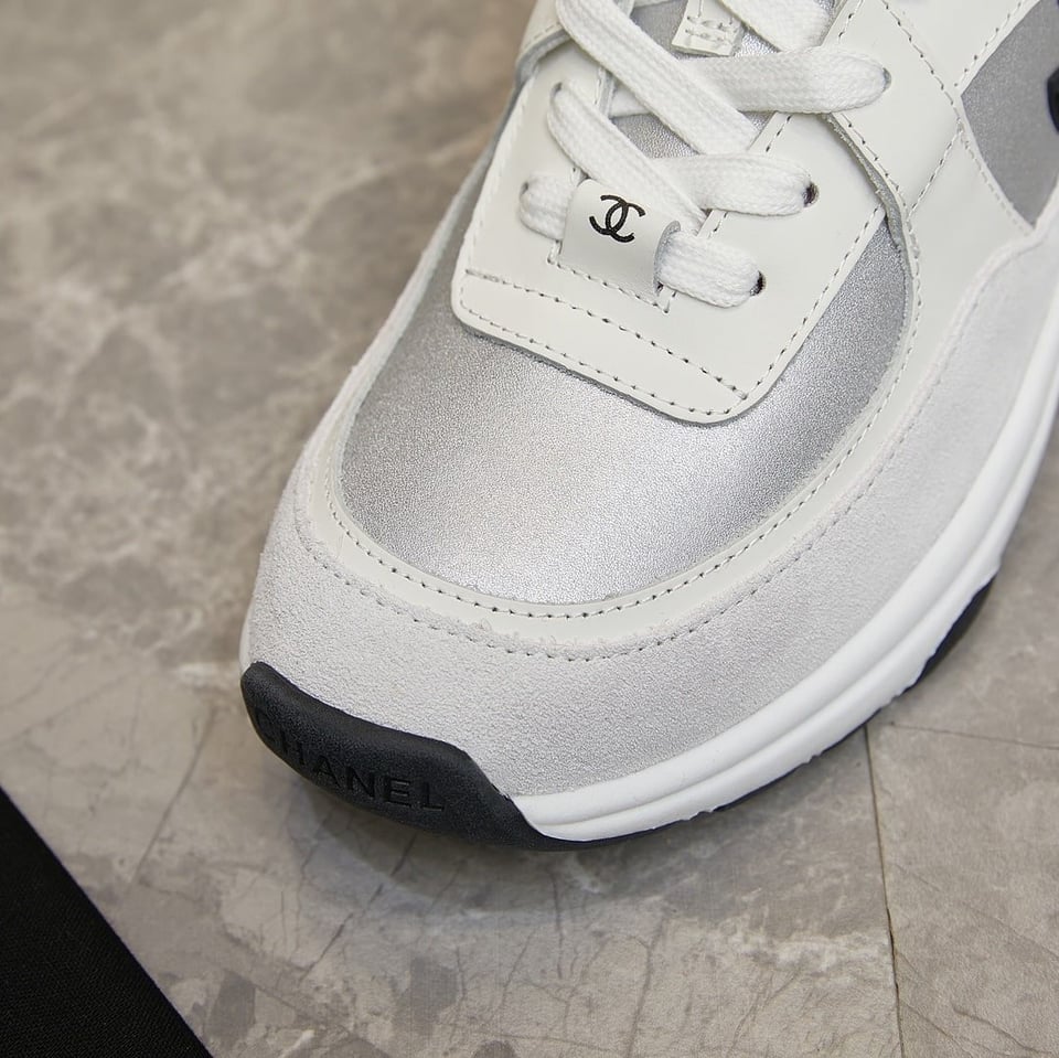 Chanel Suede And Leather Cc Low Top Sneakers White Pink view 5