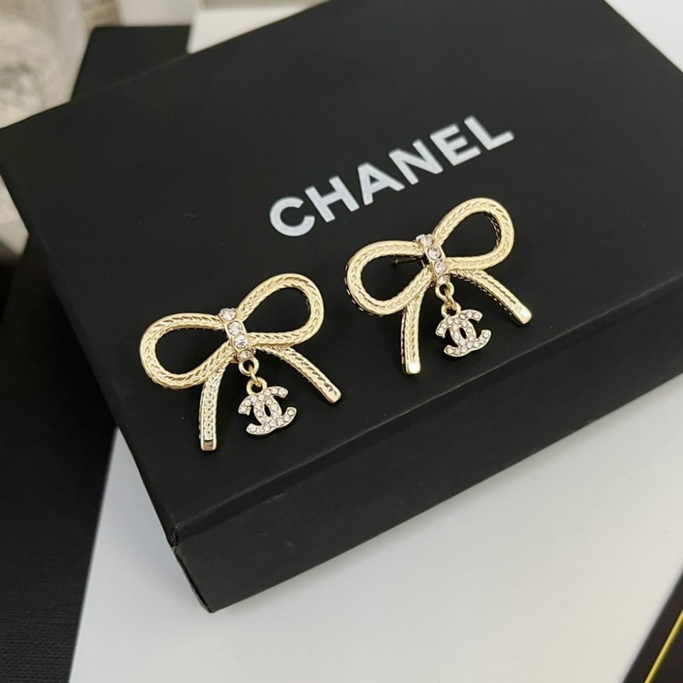 Chanel Earrings Gold view 6