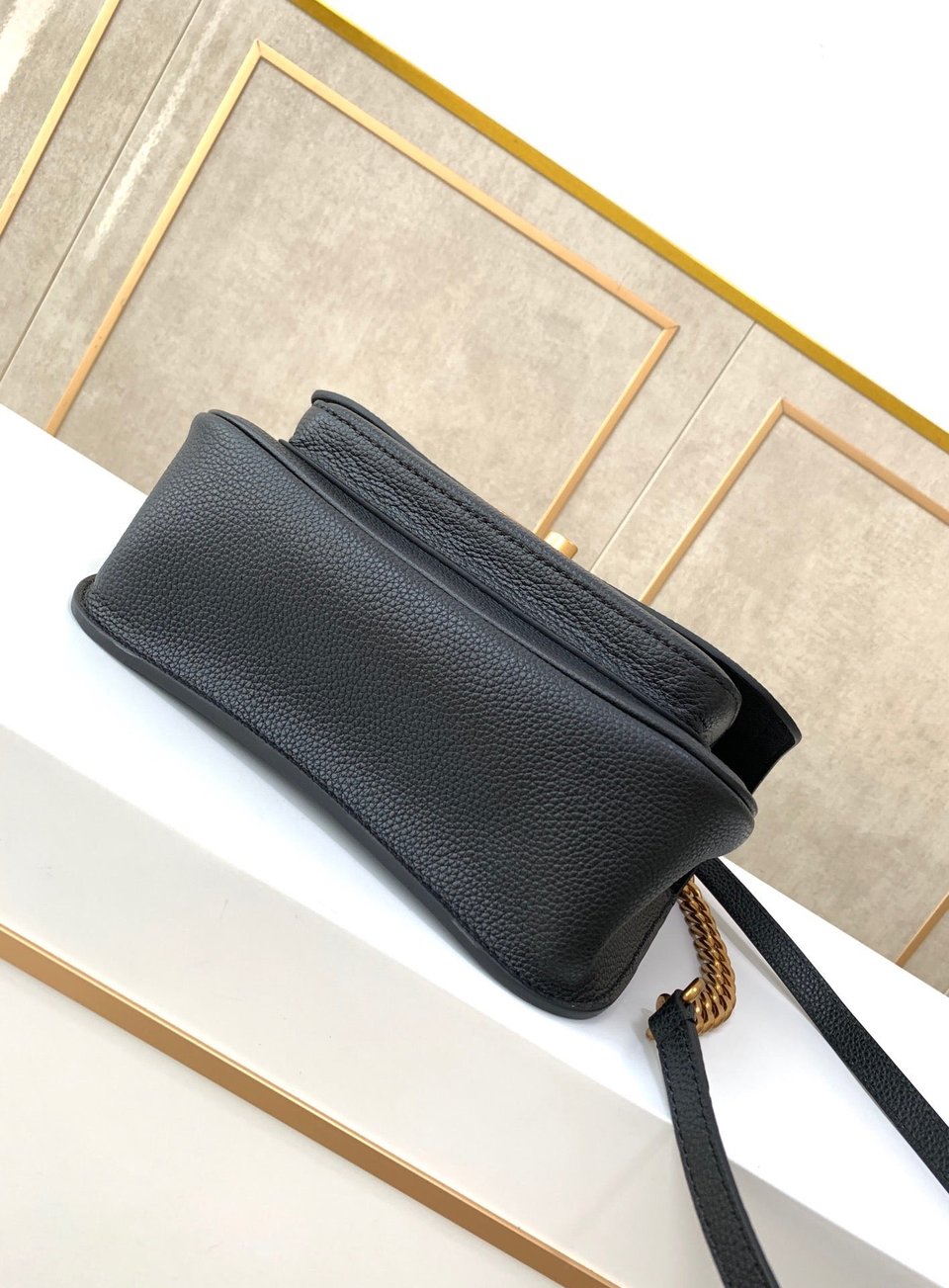 Louis Vuitton Lockme Chain 23Cm Black Bag view 8