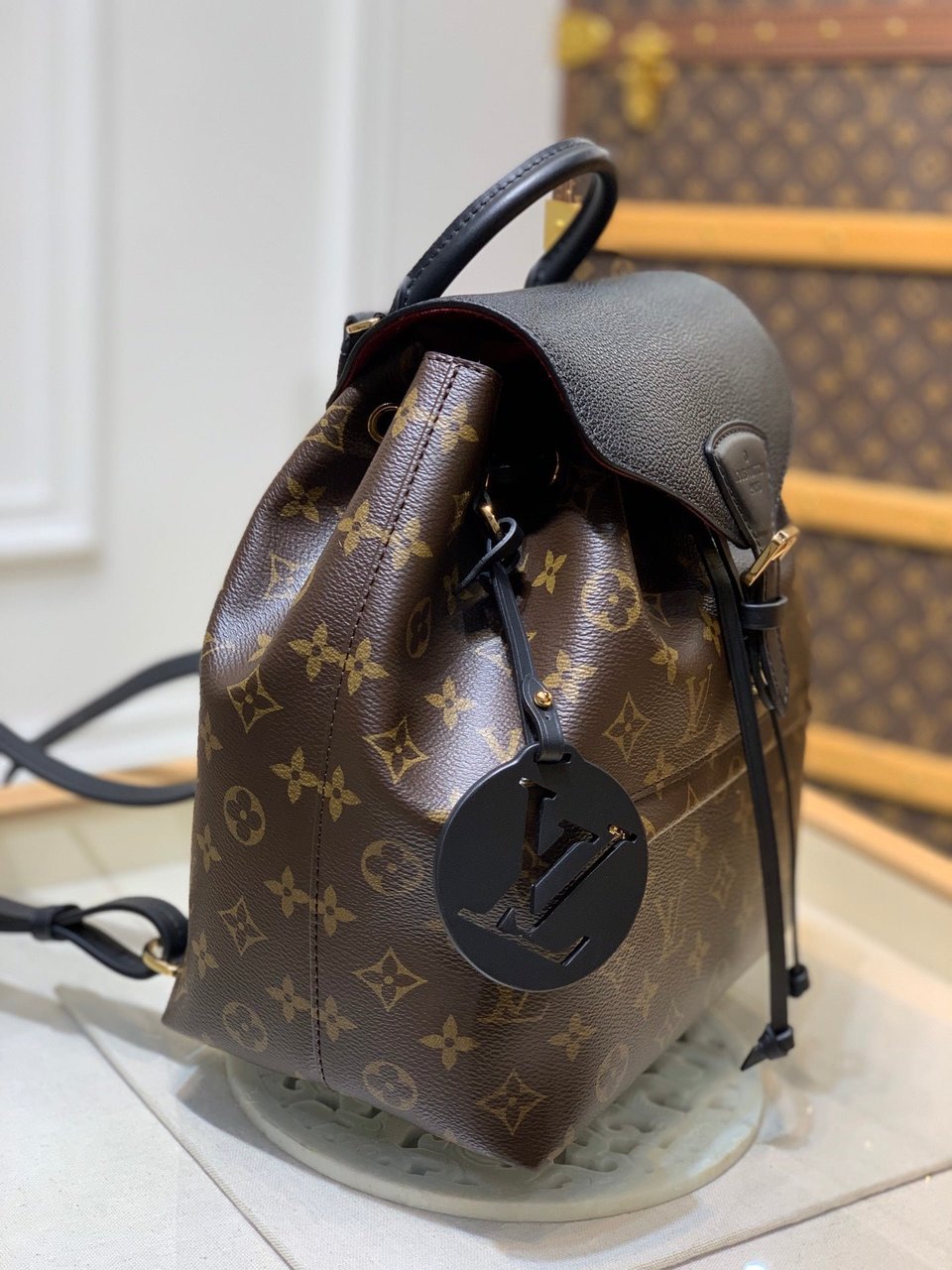 Louis Vuitton Montsouris 33Cm Black view 10