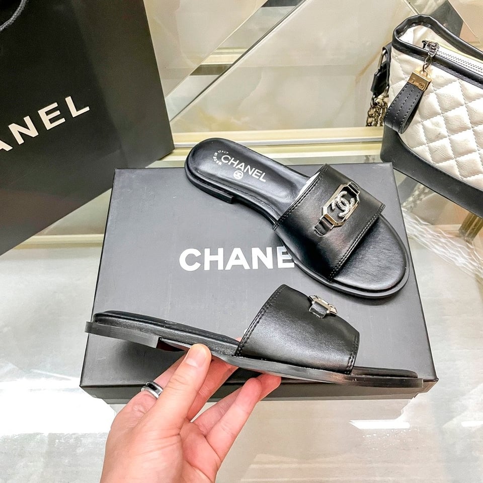 Chanel Slippers With Cc Silver Hardware Black G45172 B13906 Nq961 view 10