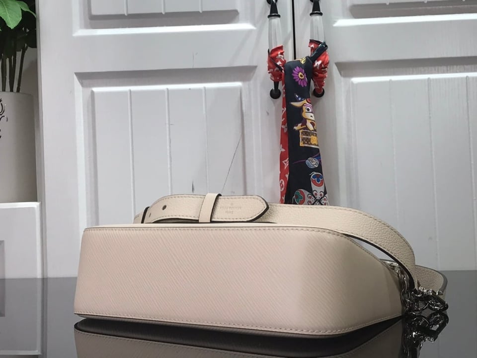 Louis Vuitton Marelle 25Cm Quartz White M80688 view 7