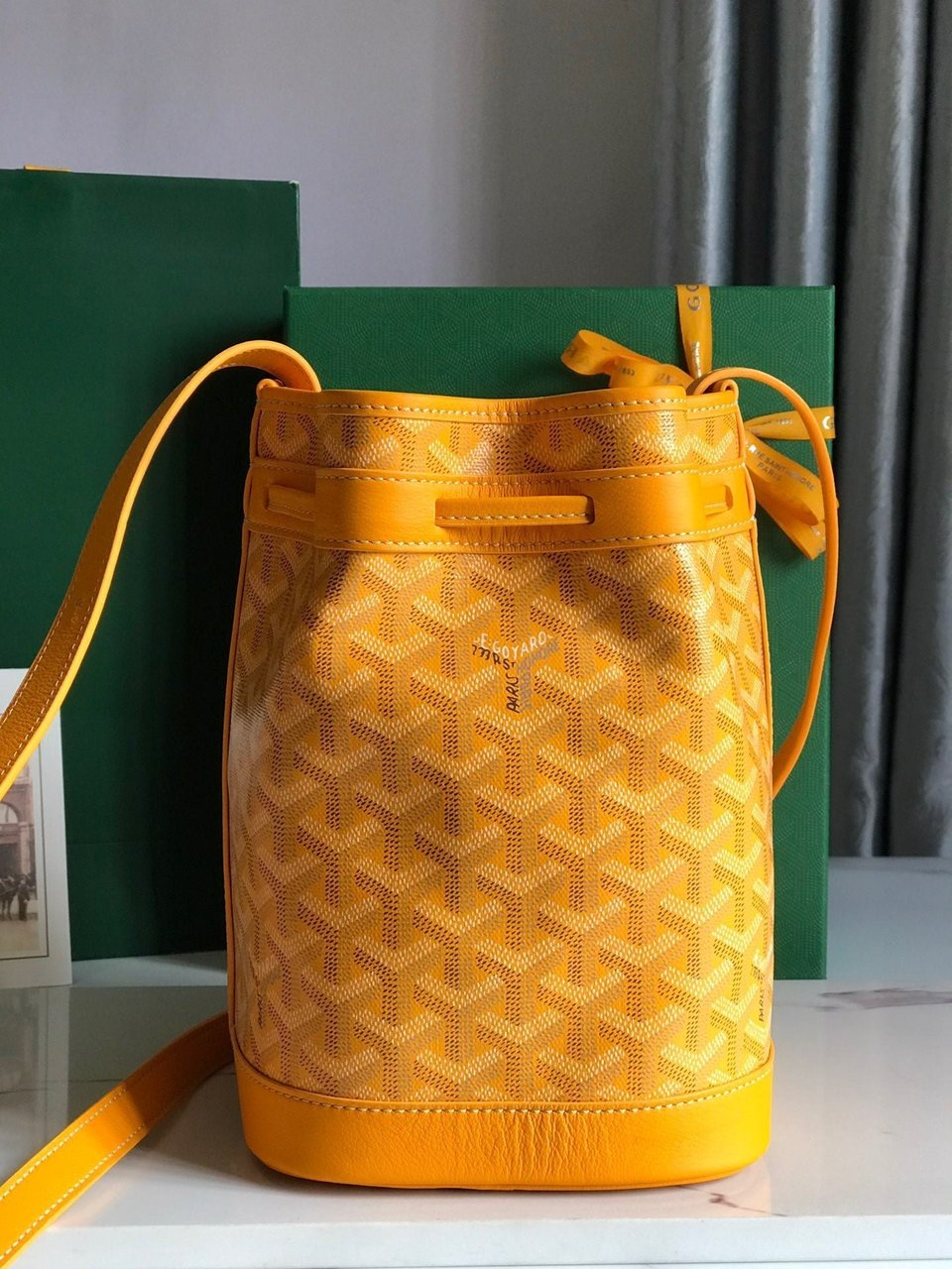 Goyard Petit Flot Bucket Bag 22 Cm Yellow Goyardine Canvas And Lambskin Trim view 4