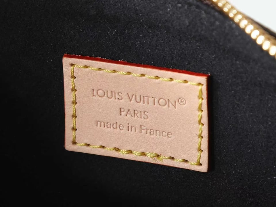 Louis Vuitton Pochette Hills Bag Monogram 18.5cm M27509 view 6