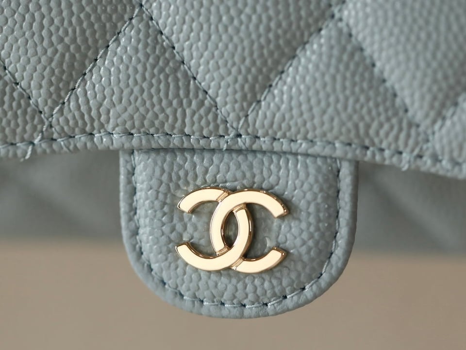 Chanel Flap Card Holder 11.3 Light Blue Grained Calfskin Gold Icon view 3