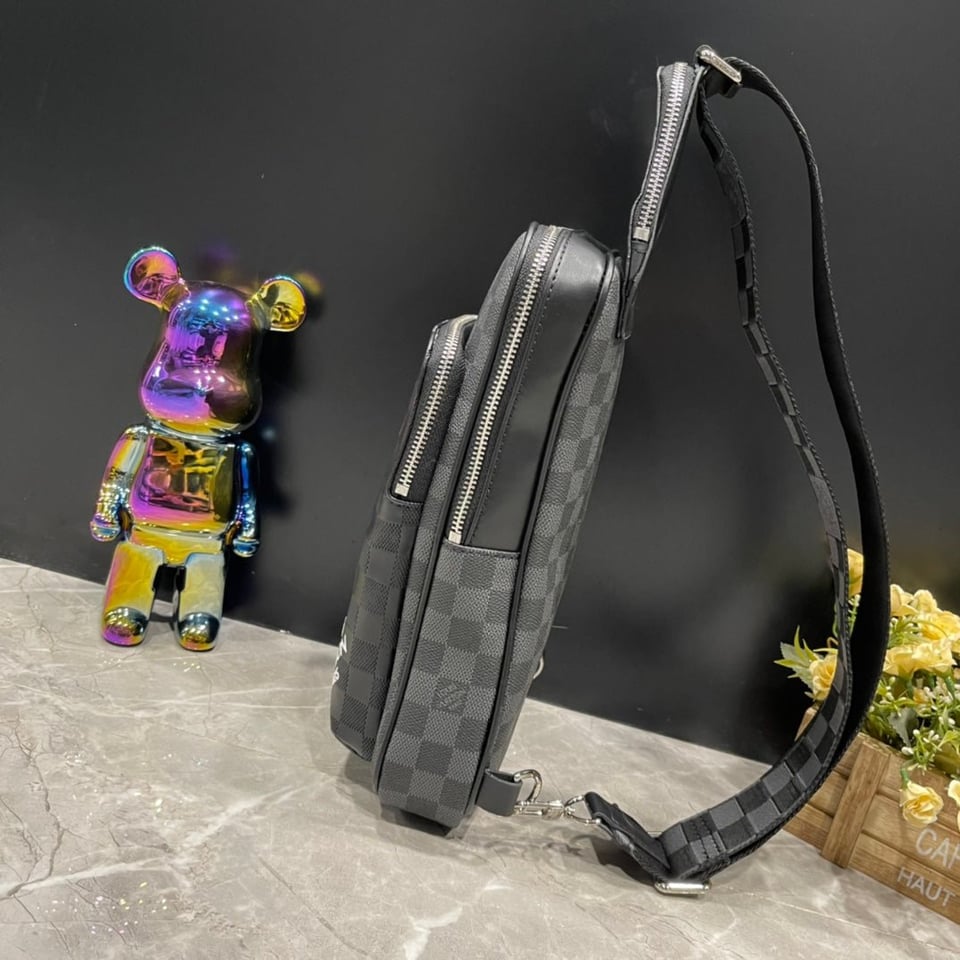 Louis Vuitton Avenue Slingbag 31Cm Black And Grey N40439 view 8