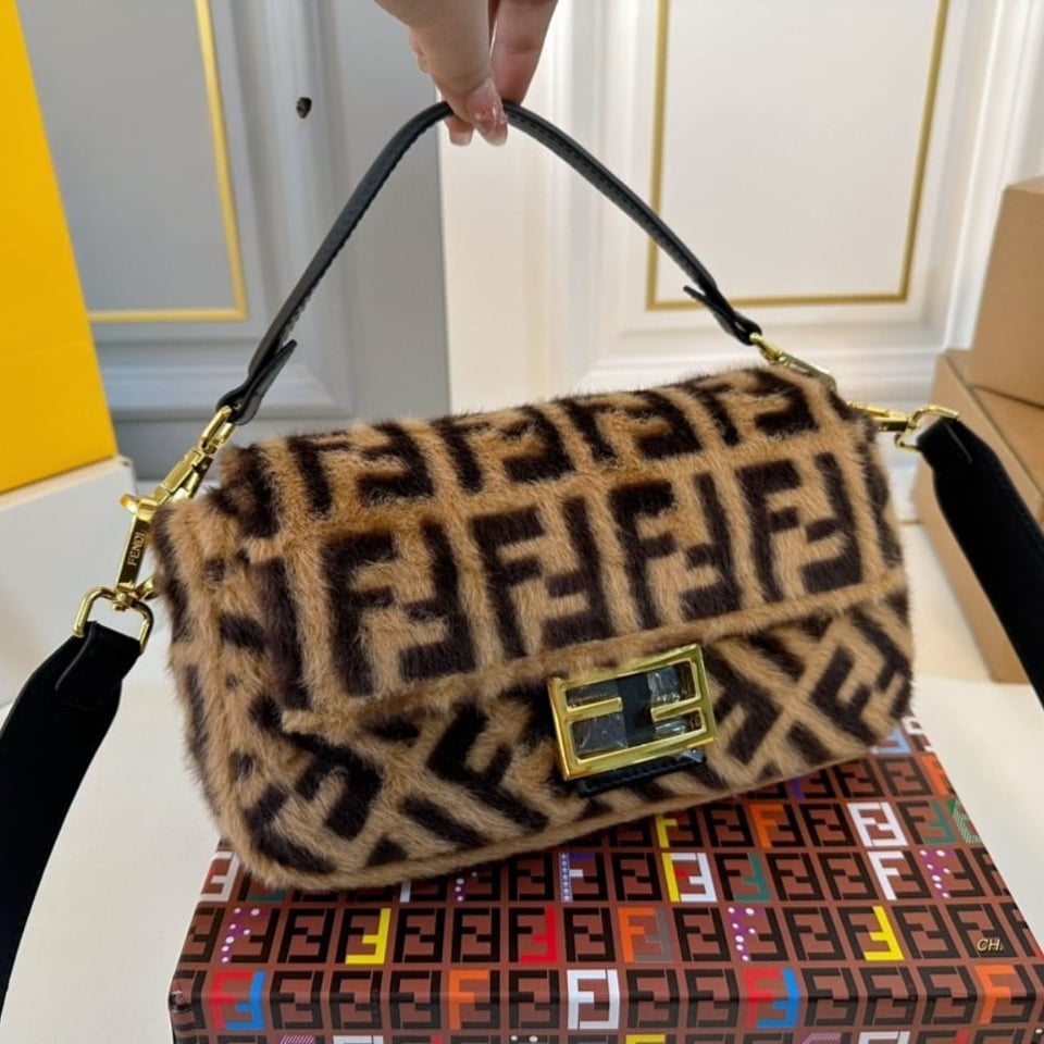 Fendi Baguette Sheepskin Bag Brown 26Cm view 3