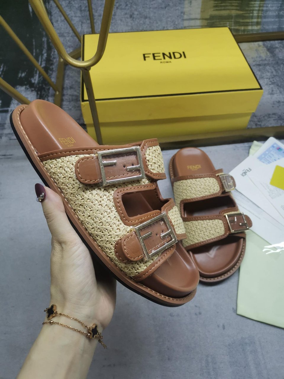 Fendi Feel Leather Sandals Brown 8X8326Ao0Df1Lr0 view 3