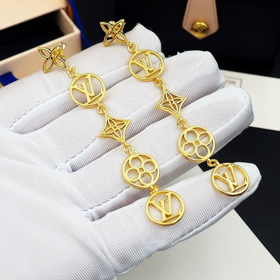 Louis Vuitton Lv Lace Earrings Gold M01072 view 9
