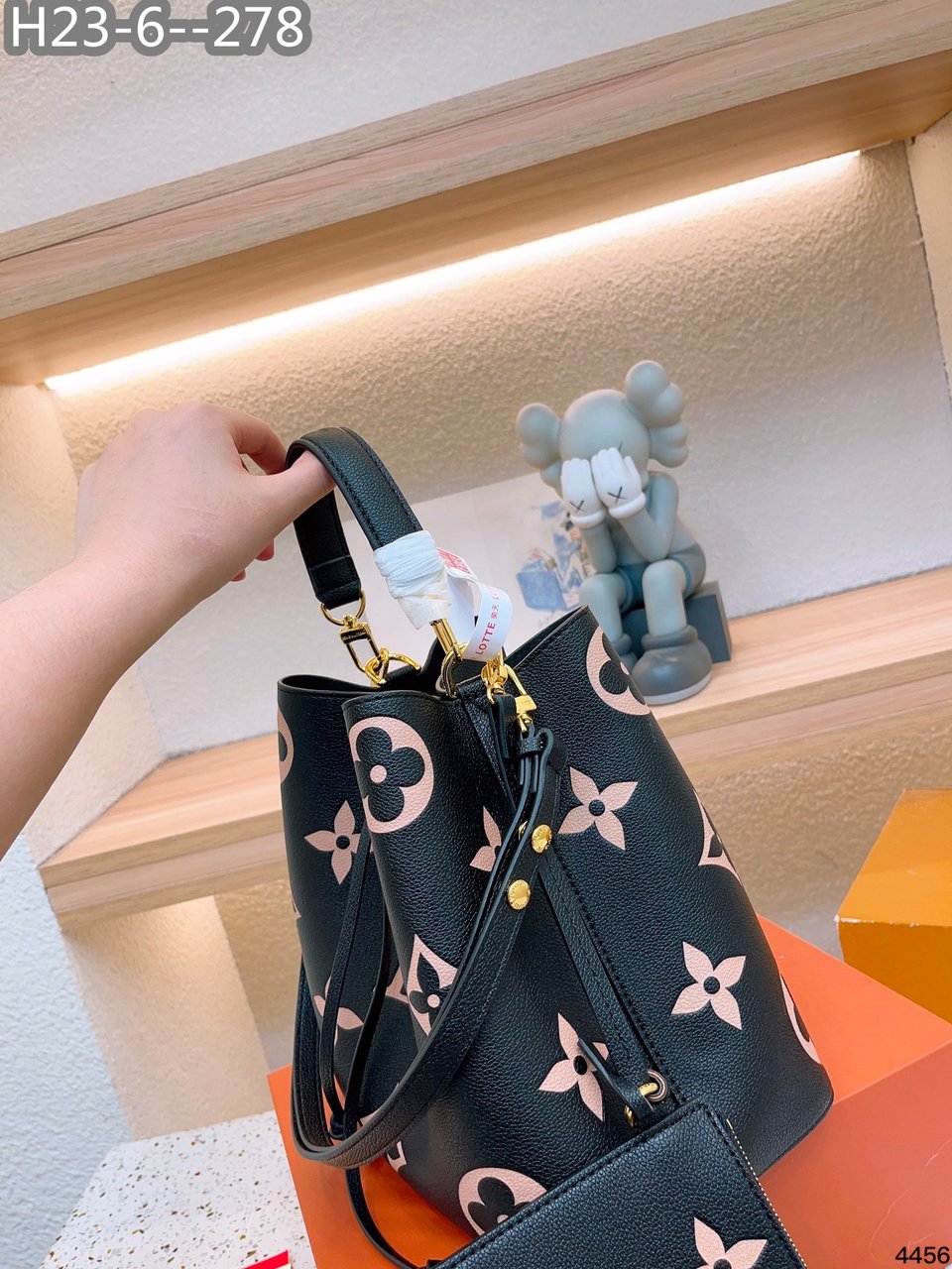 Louis Vuitton N Ono Mm Black 25Cm M45497 view 4