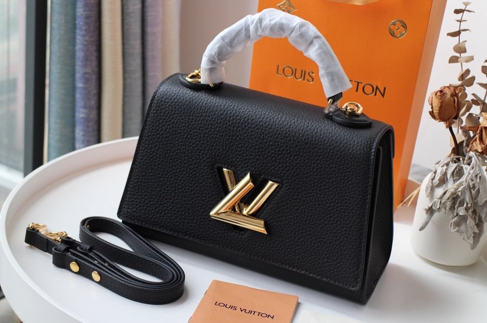 Louis Vuitton Twist One Handle Pm 25Cm Black view 3