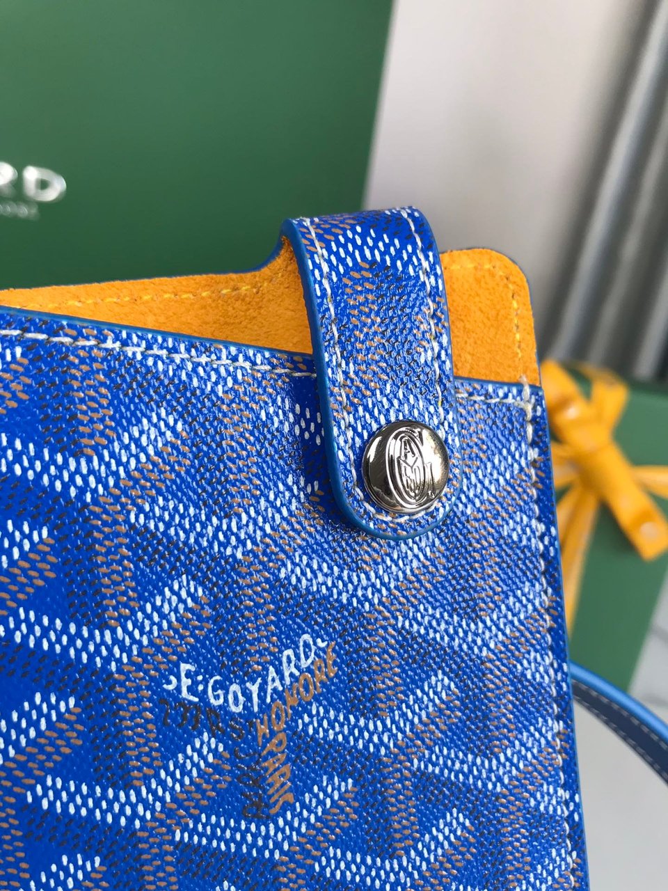 Goyard Montmartre Gm Case 18 Cm Sapphire Blue Goyardine Canvas view 5