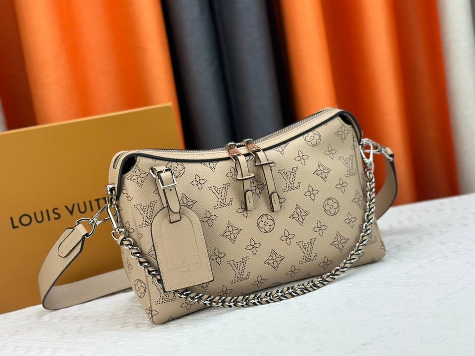 Louis Vuitton Hand It All Pm Galet 29Cm M24255 view 10