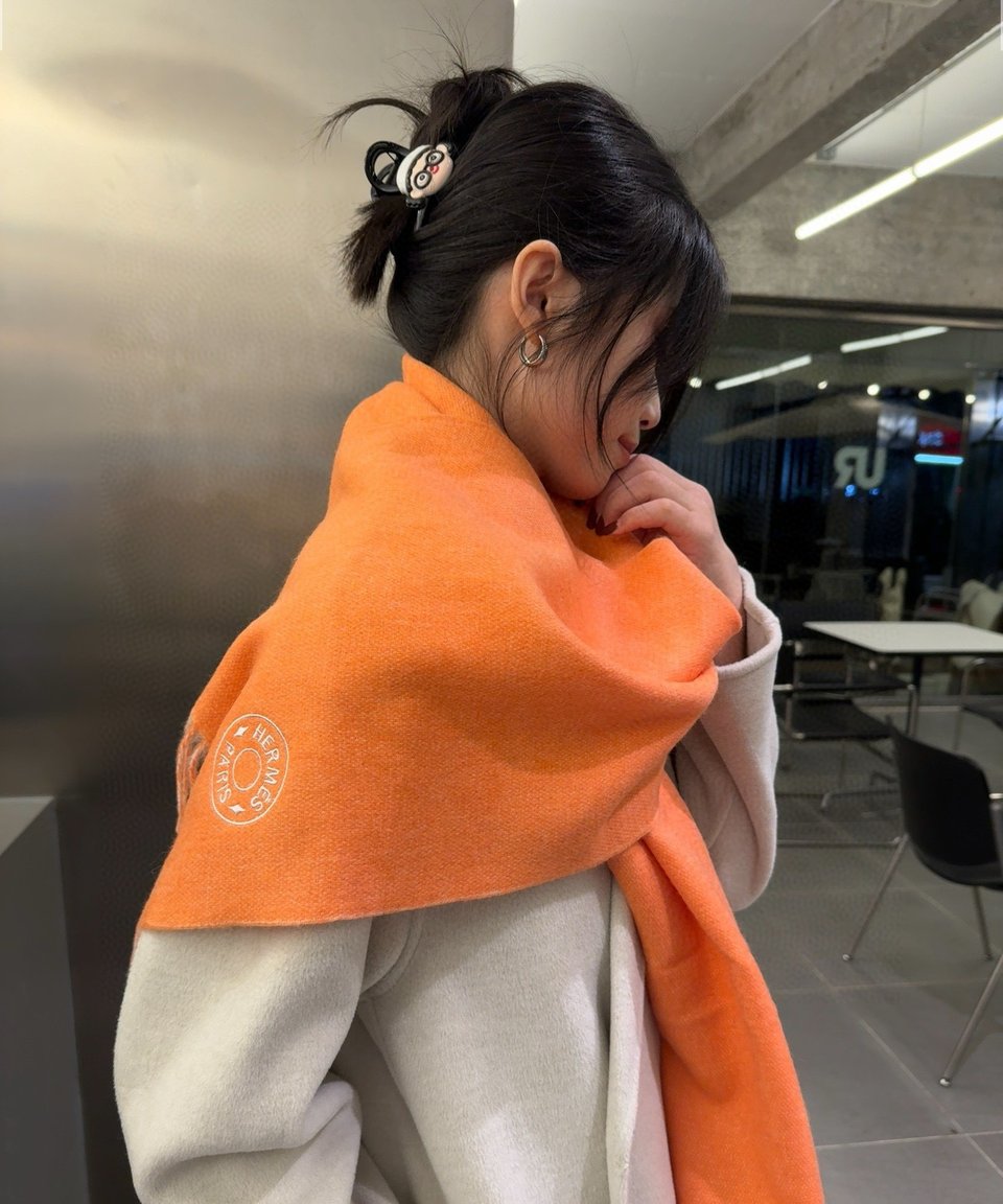Hermes Cashmere Blanket Scarf Orange For Women 180cm view 6
