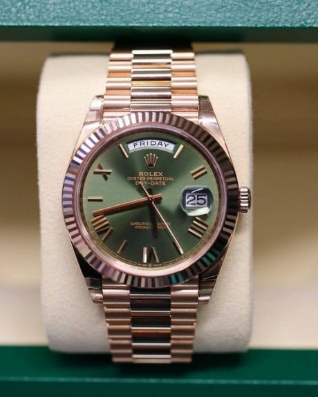 [Superclone] Rolex Day-Date 40mm Olive Green Dial President 228235 view 2