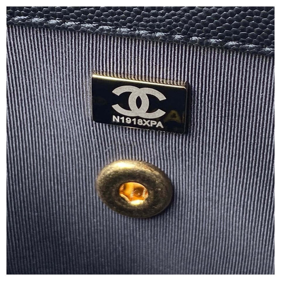 Chanel Grained Calfskin Small Vanity Case 17.5cm view 11