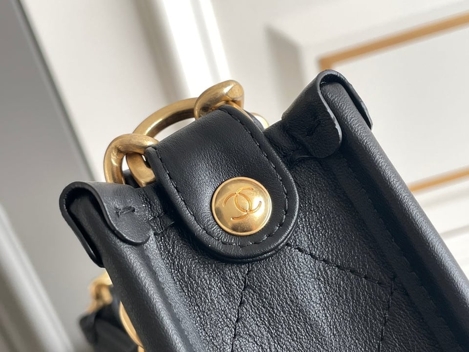 Chanel 24S 20Cm Hobo Bag Black Calfskin Gold Hardware view 6