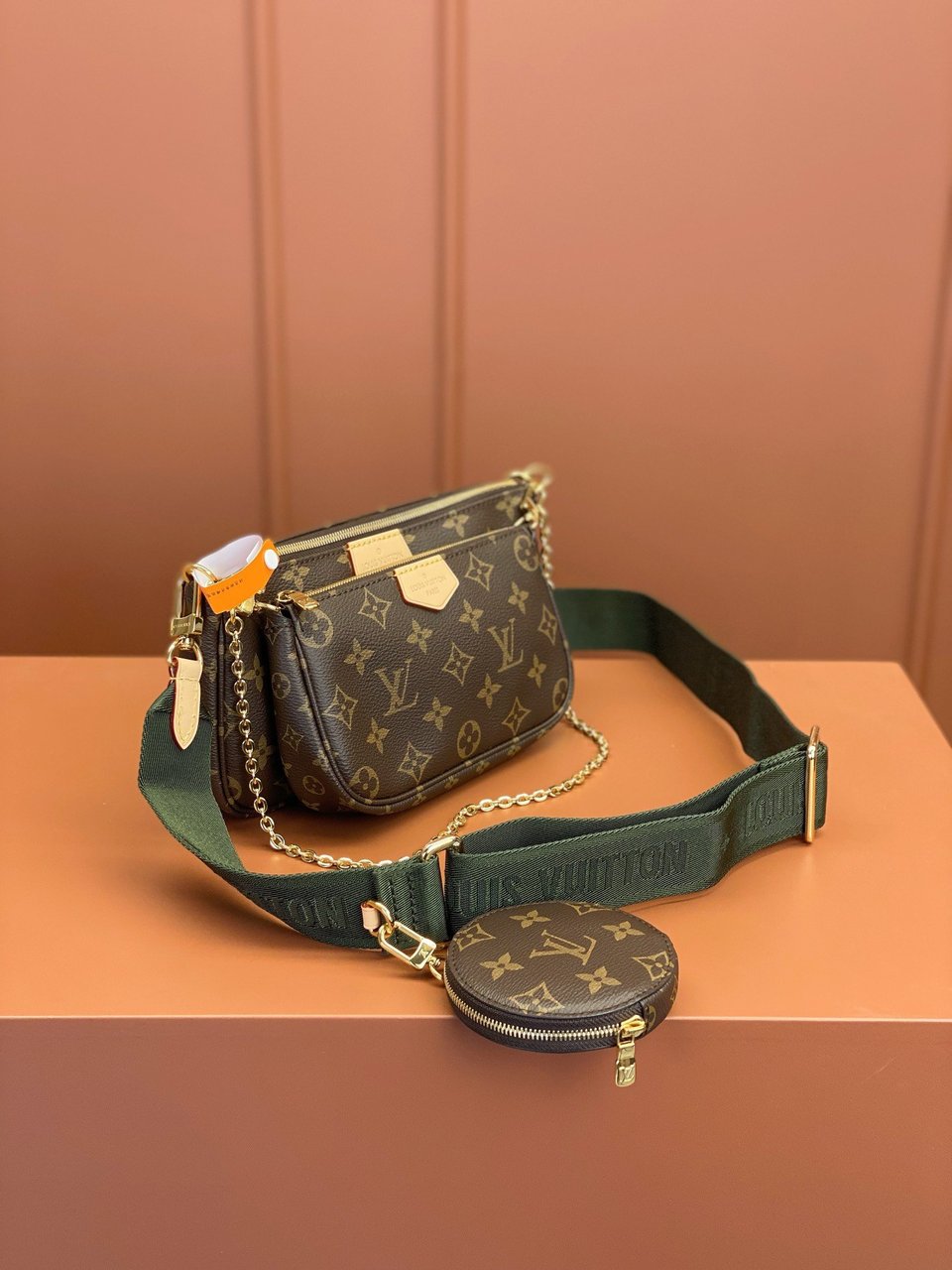 Louis Vuitton Multi Pochette Accessoires Khaki 24Cm M44813 view 11