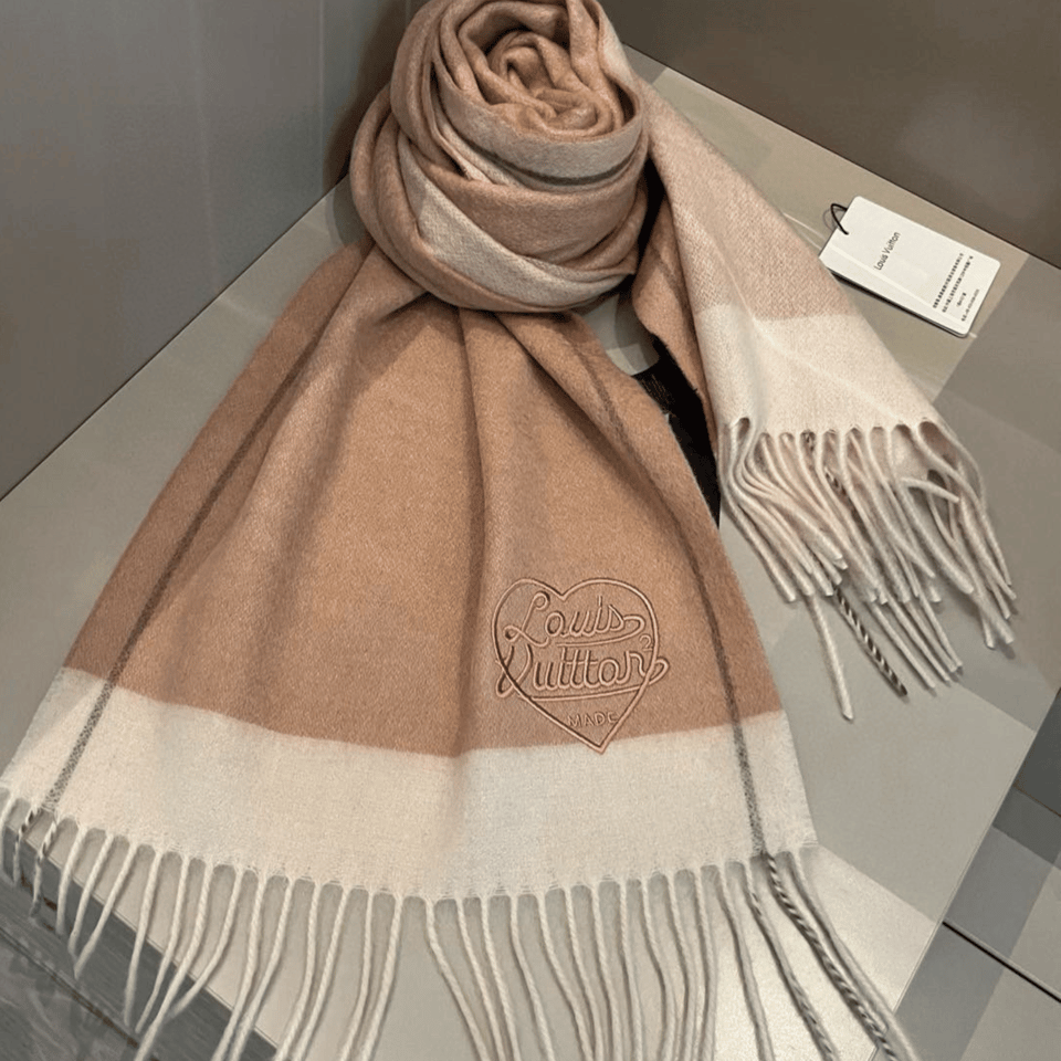 Louis Vuitton Monogram Heart Cashmere Scarf For Women 180cm view 2