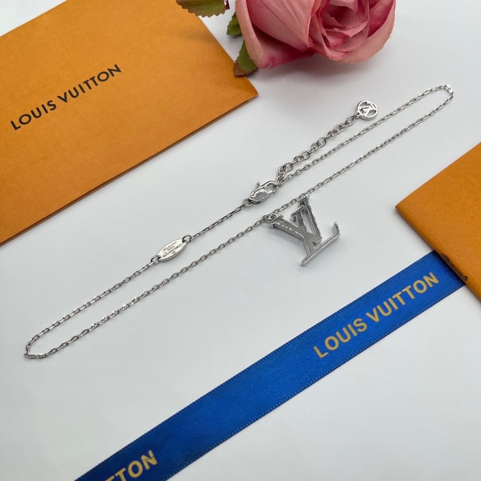 Louis Vuitton Silver Necklace view 4