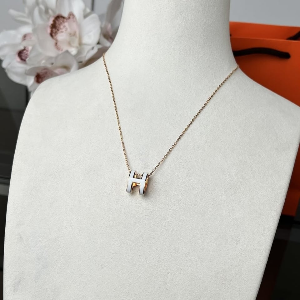 Hermes Mini Pop H Pendant Necklace White And Gold view 2