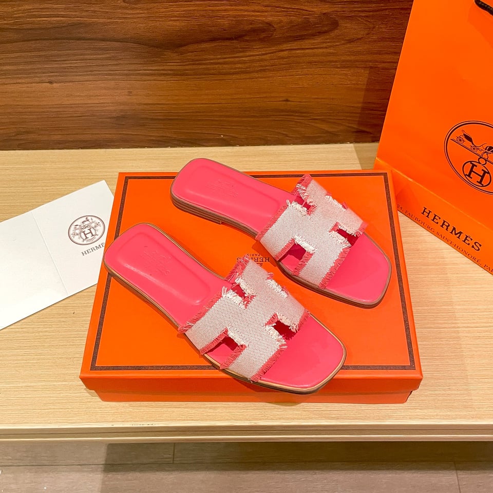 Hermes Oran Sandal Pink H231095Z C5350 view 9
