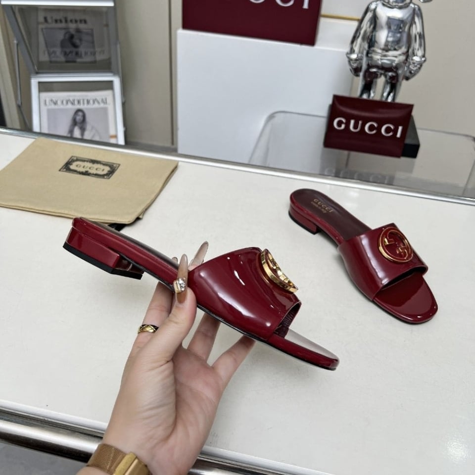 Gucci Women Round Interlocking G Sandal In Burgundy 820860 Bnc00 6207 view 5