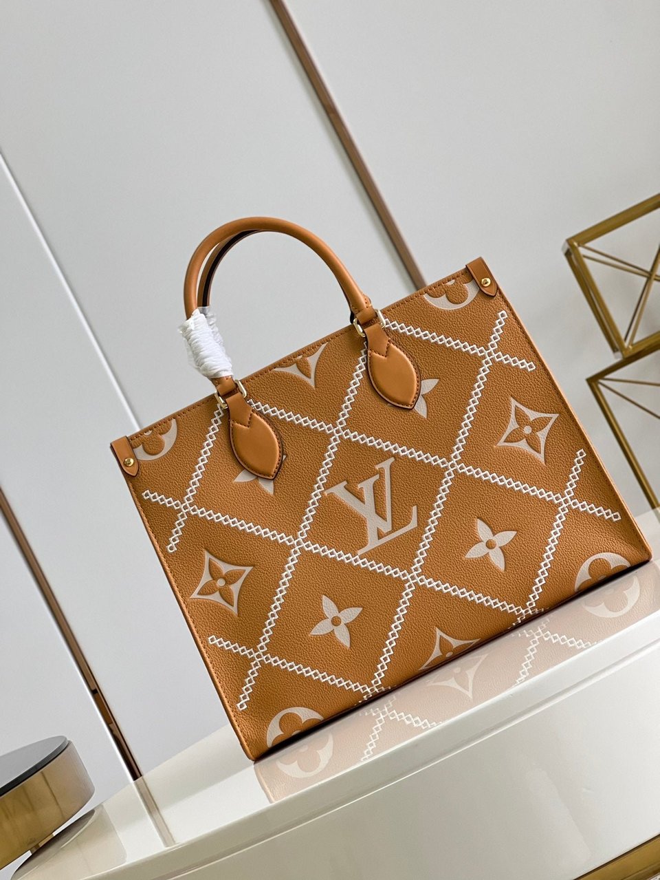 Louis Vuitton Onthego MM Tote Monogram Arizona ‘Brown Crème Beige’ 35cm view 4