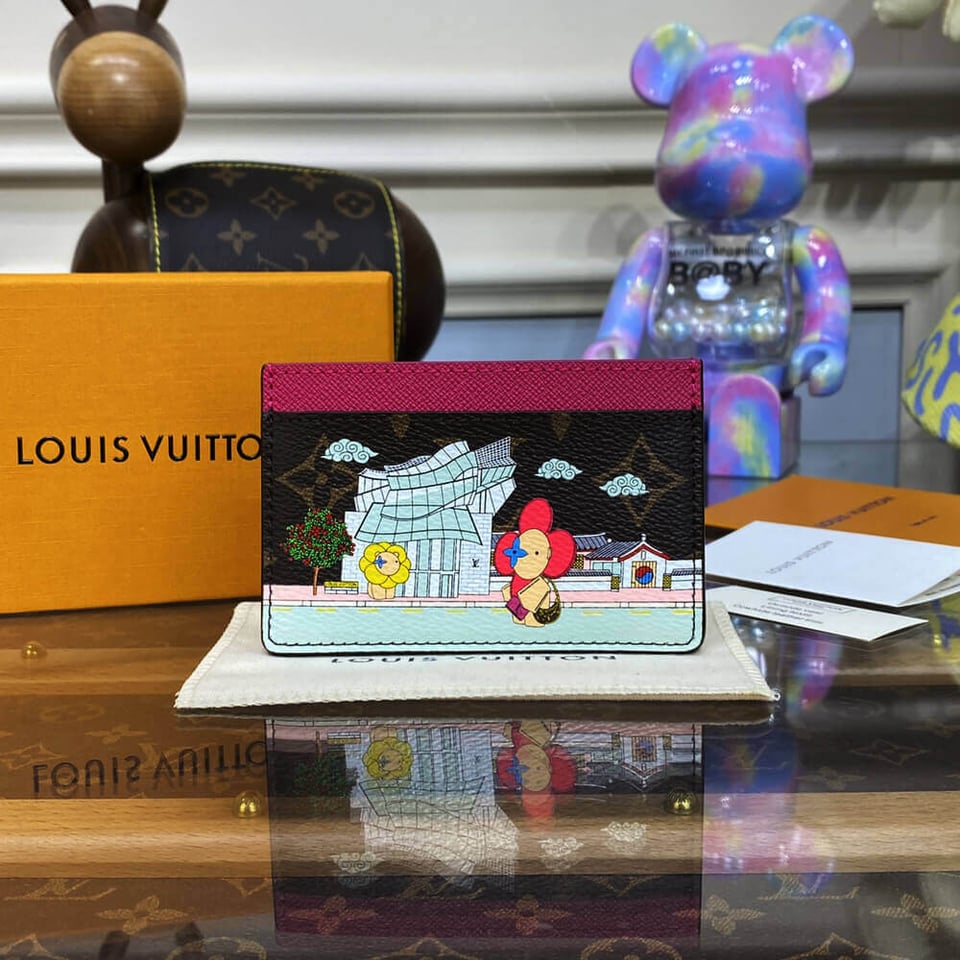 Louis Vuitton Christmas Animation 2022 Card Holder Fuchsia view 3